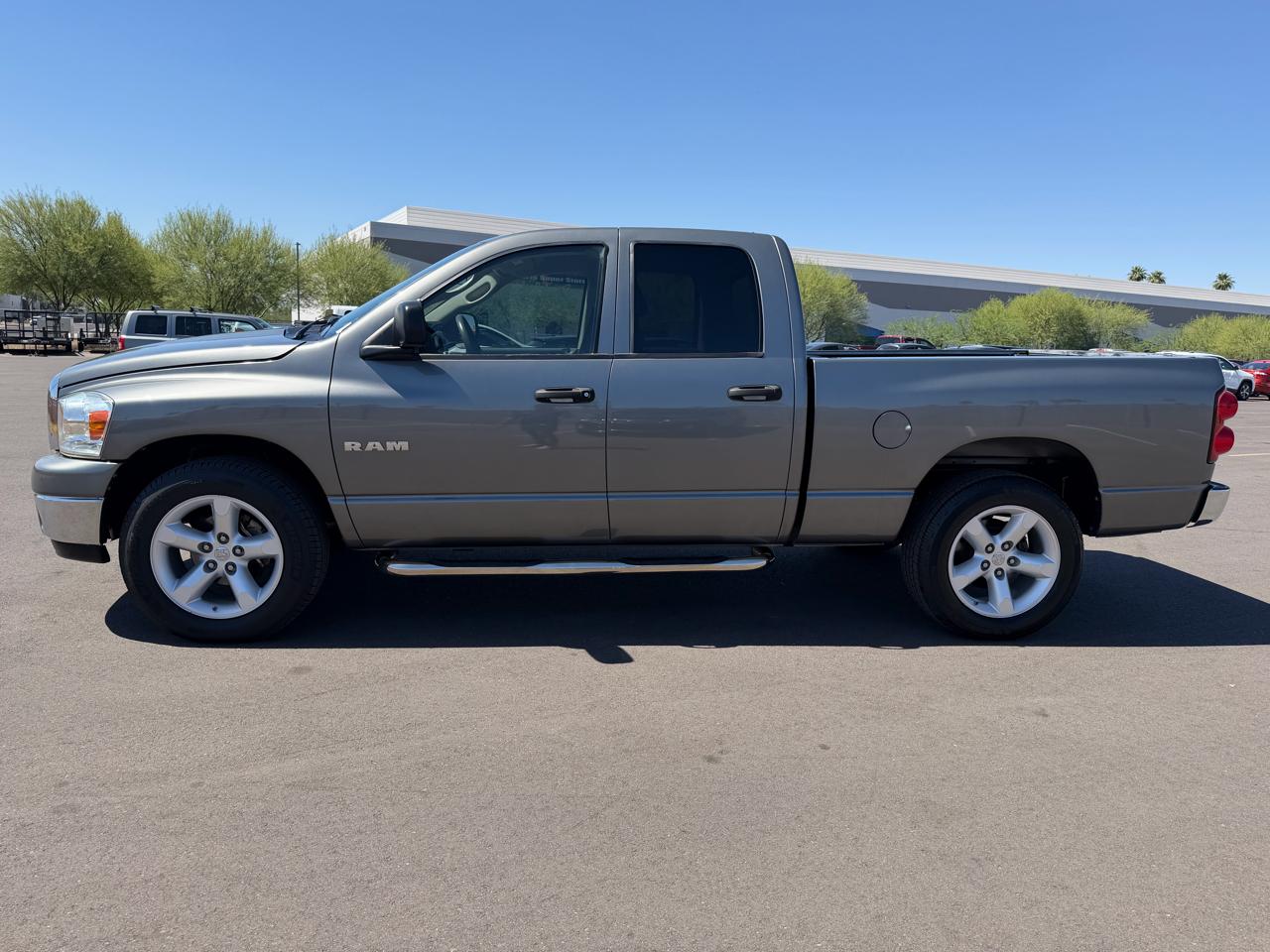 Dodge Ram 1500 2WD Quad Cab 140.5" SLT 2008