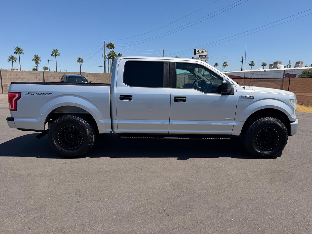 Ford F-150 2WD SuperCrew 139" XL 2015