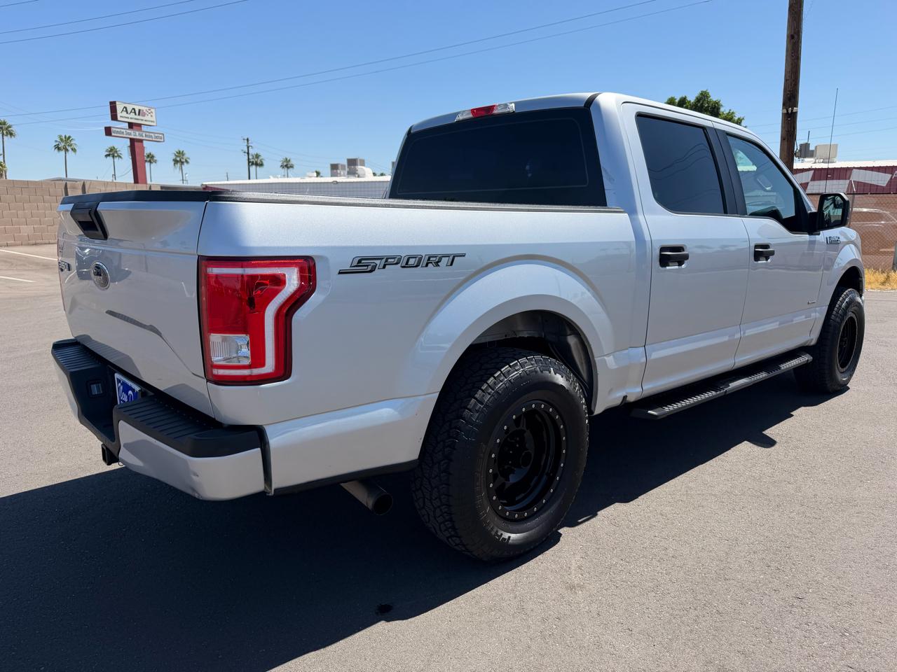 Ford F-150 2WD SuperCrew 139" XL 2015