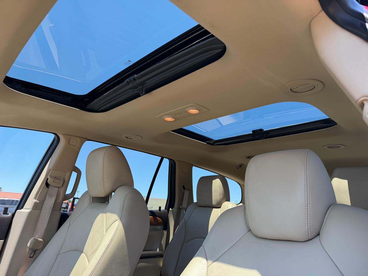 Buick Enclave Premium FWD 2012