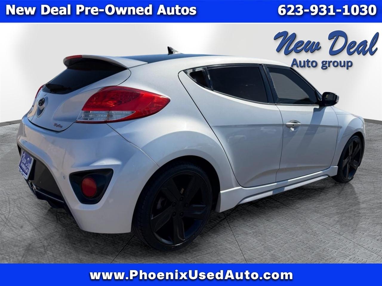 Hyundai Veloster Base 2013