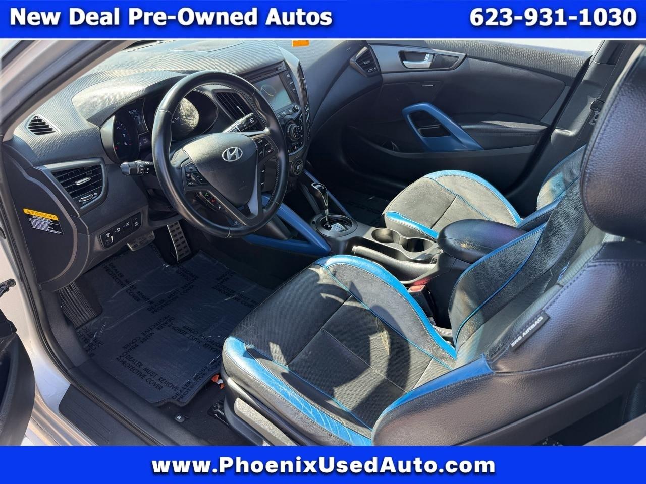 Hyundai Veloster Base 2013
