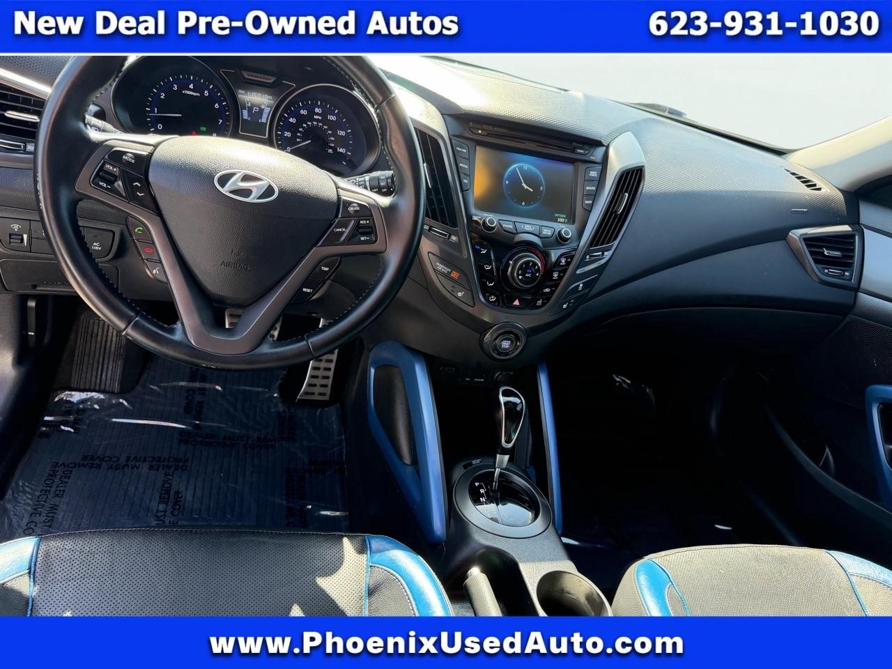 Hyundai Veloster Base 2013