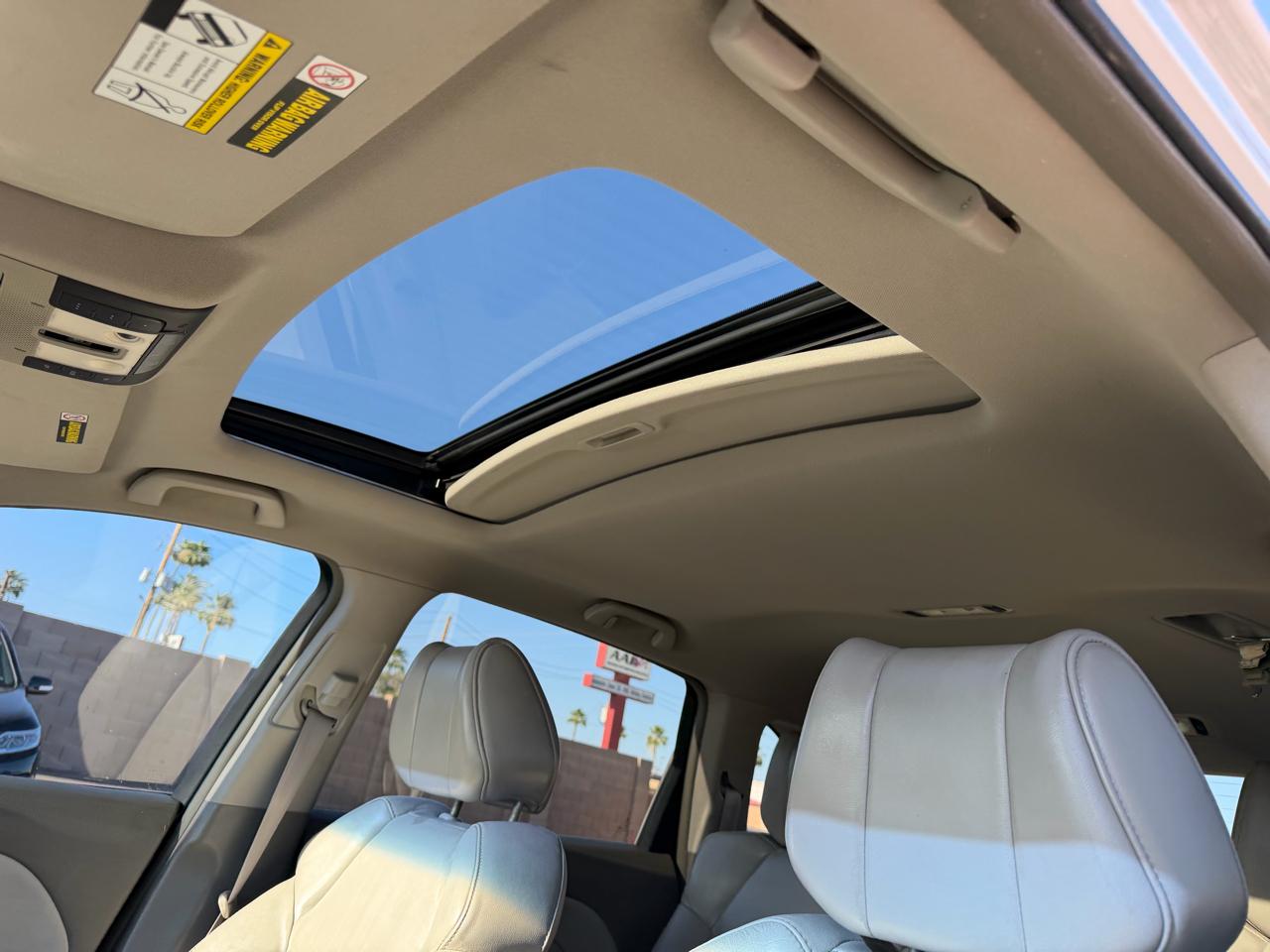 Acura MDX 6-Spd AT w/Tech Package 2011
