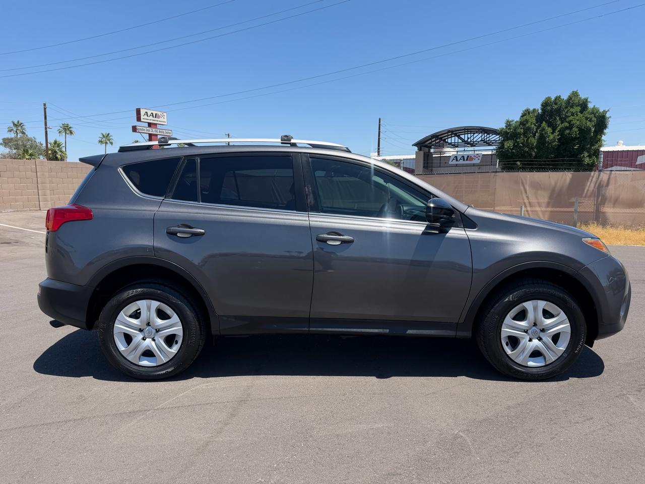 Toyota RAV4 LE FWD 2014