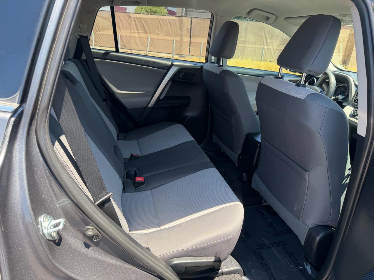Toyota RAV4 LE FWD 2014