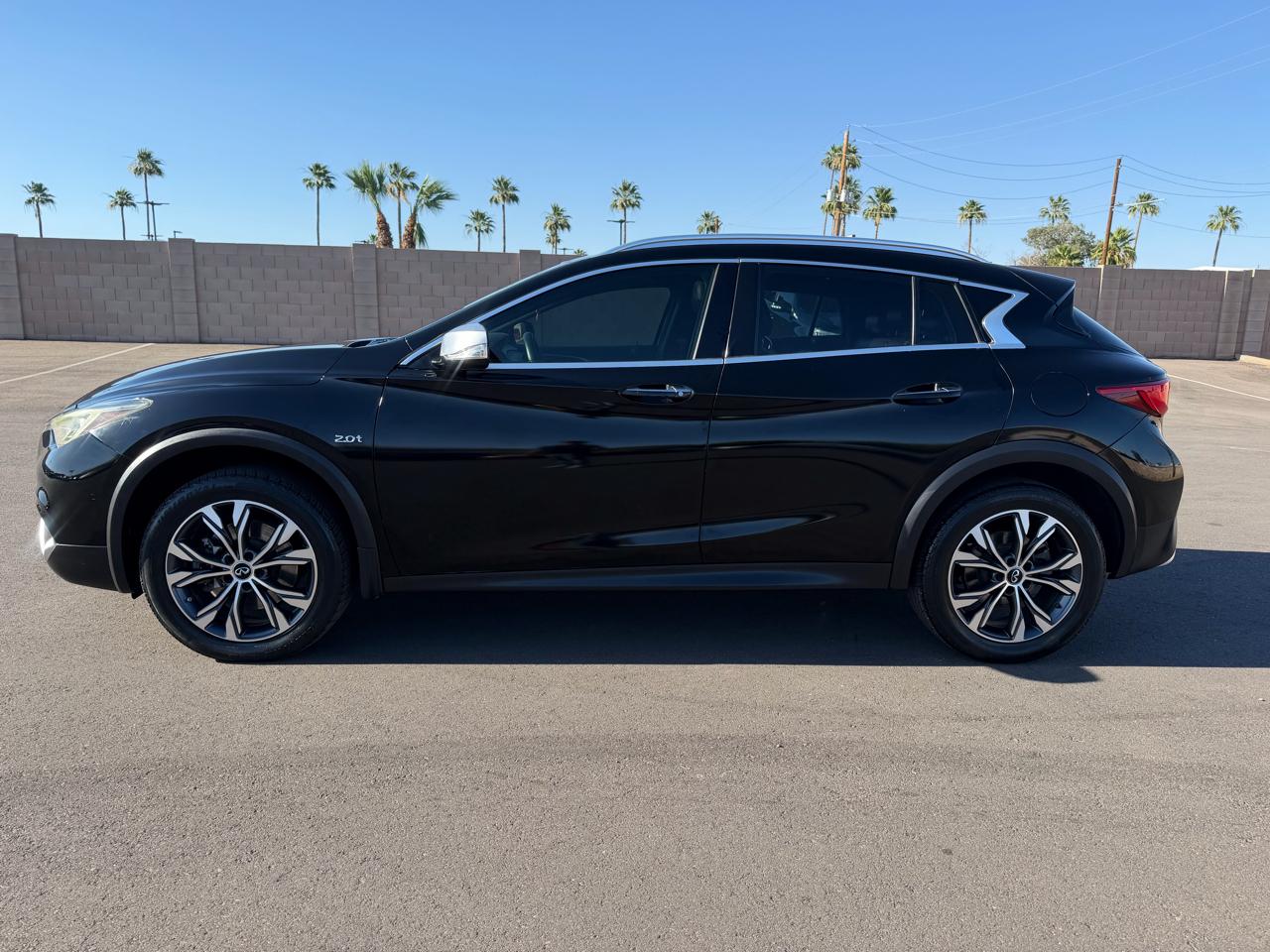 Infiniti QX30 Luxury AWD 2018
