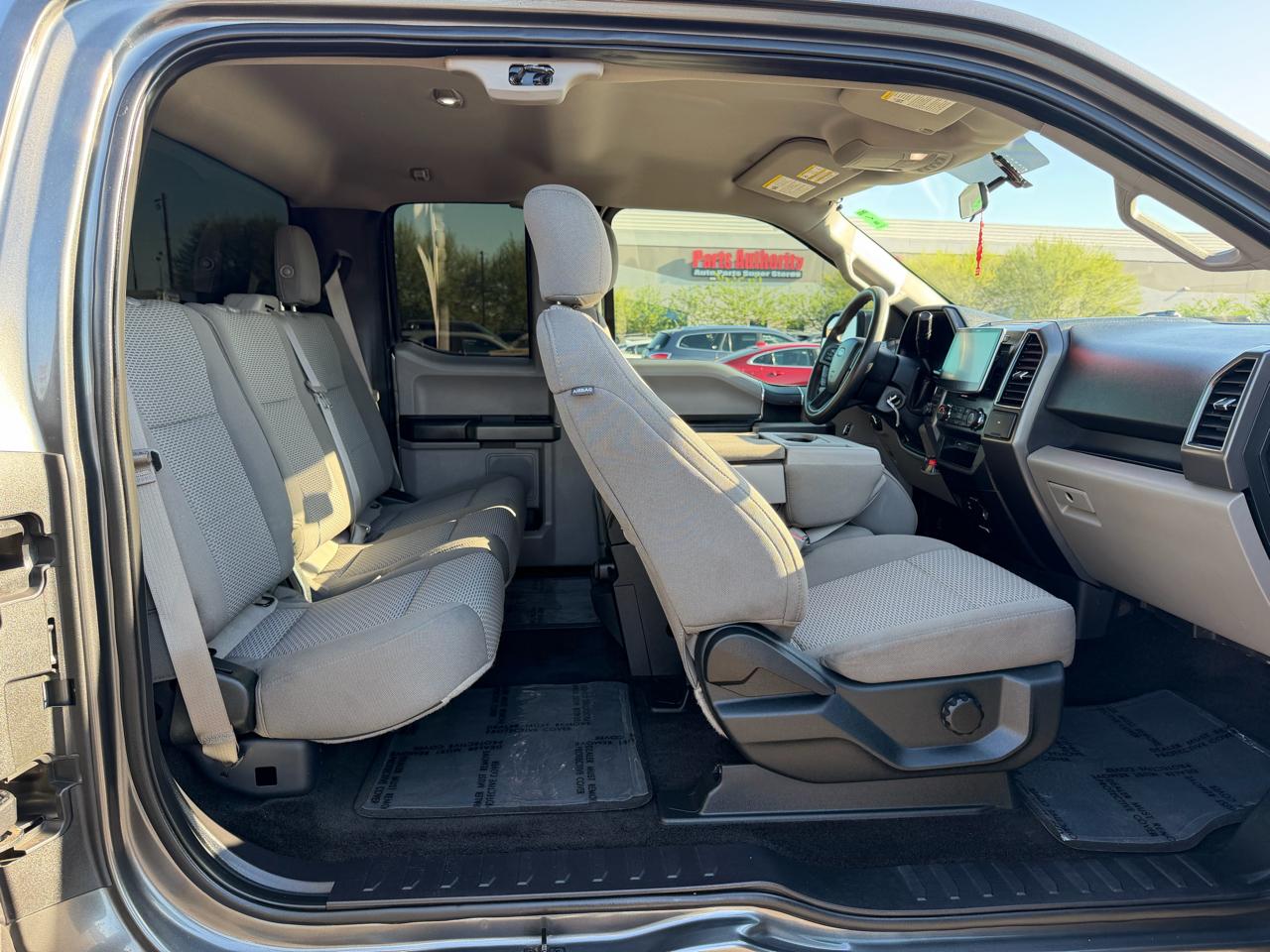 Ford F-150 2WD SuperCab 145" XL 2017