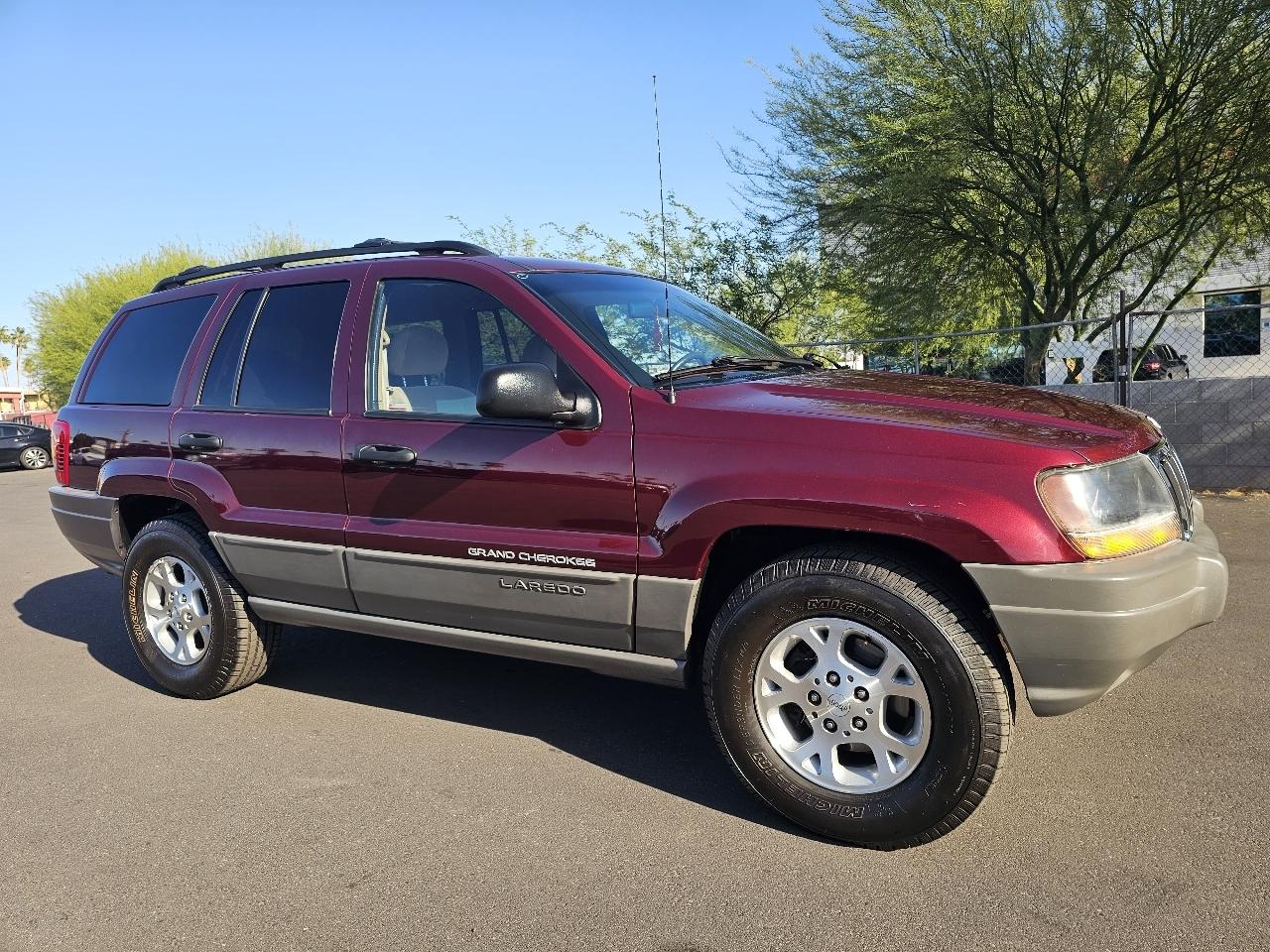 Jeep Grand Cherokee Laredo 2WD 1999