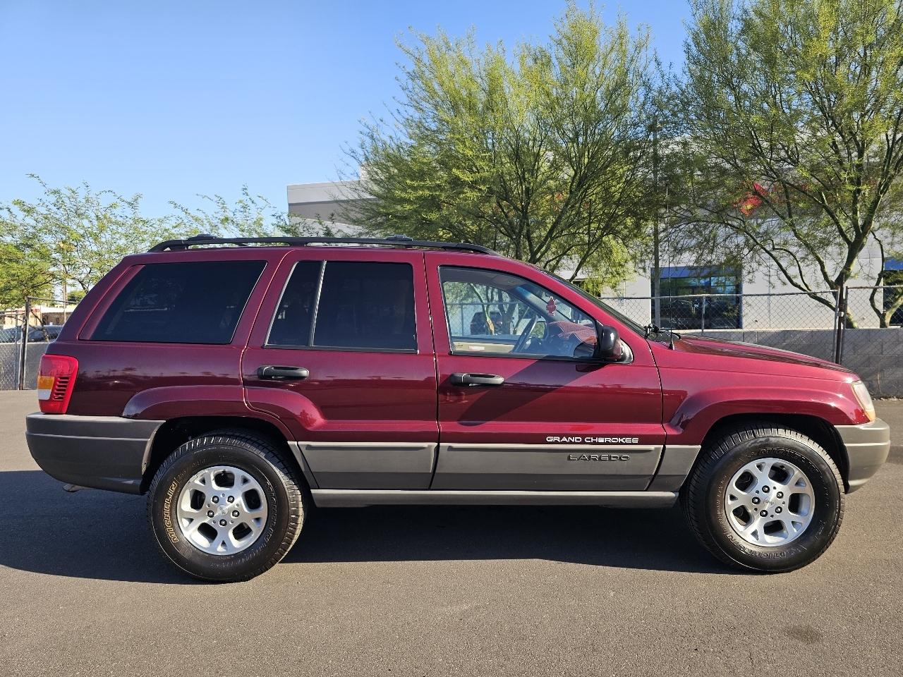Jeep Grand Cherokee Laredo 2WD 1999