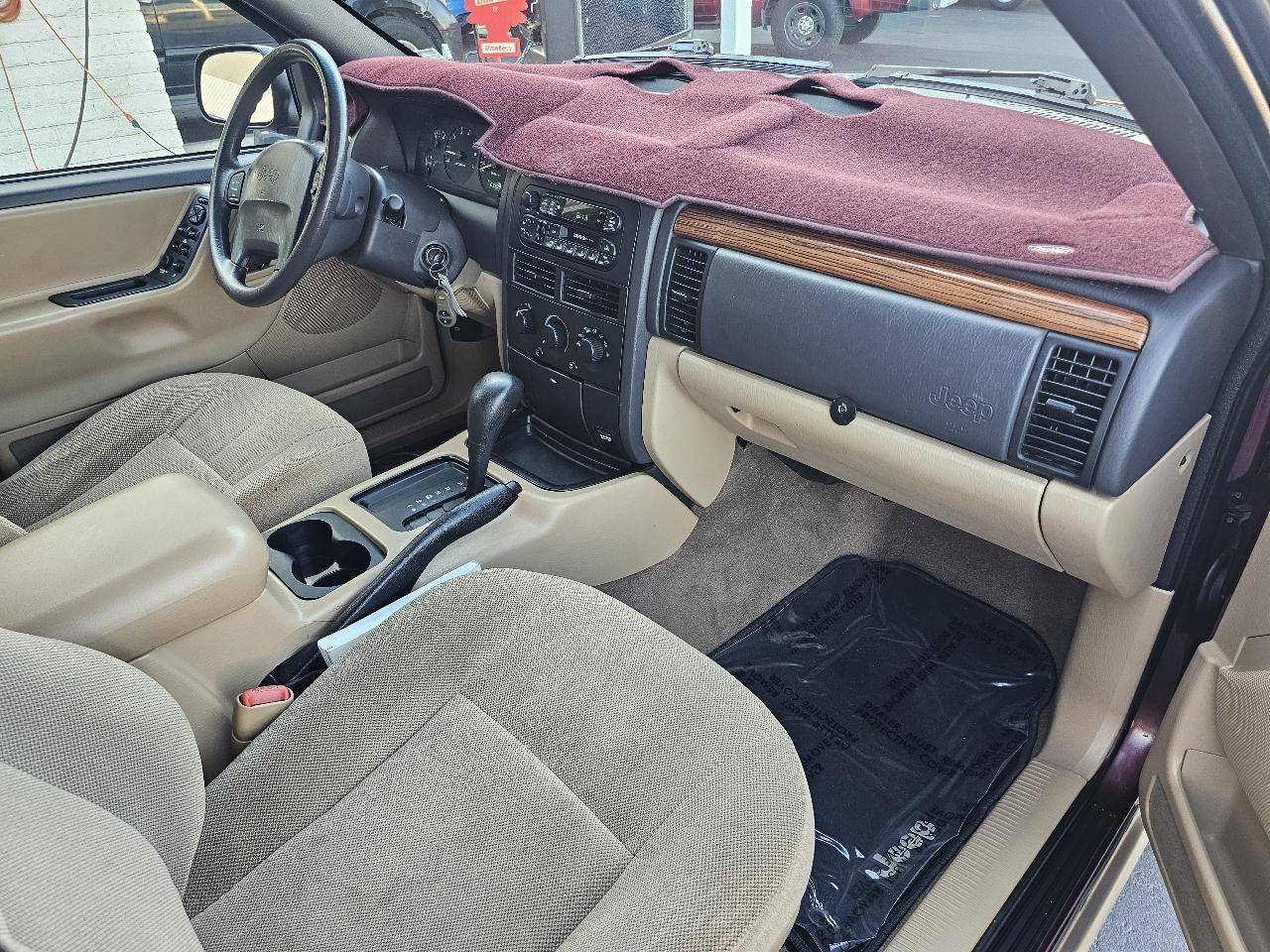 Jeep Grand Cherokee Laredo 2WD 1999
