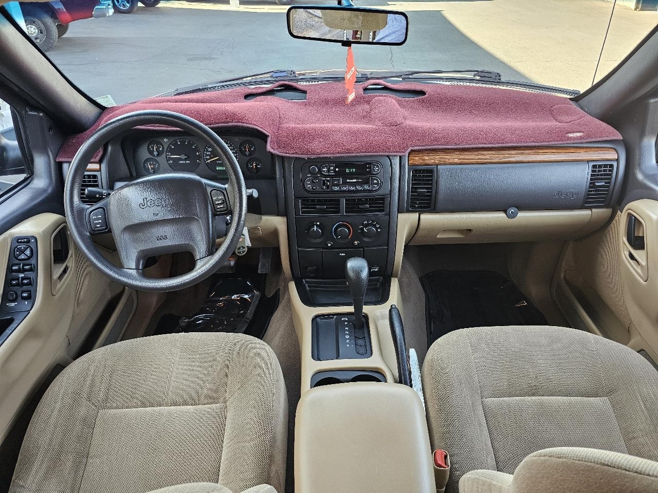 Jeep Grand Cherokee Laredo 2WD 1999