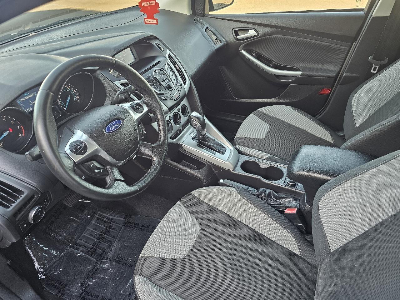 Ford Focus SE 2012