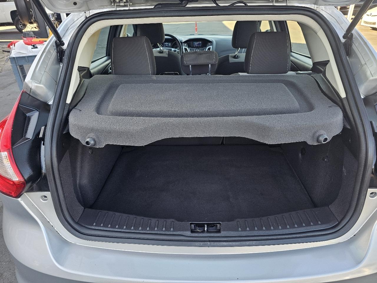 Ford Focus SE 2012