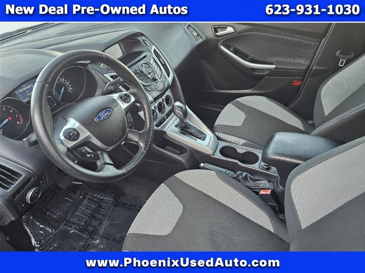 Ford Focus SE 2012