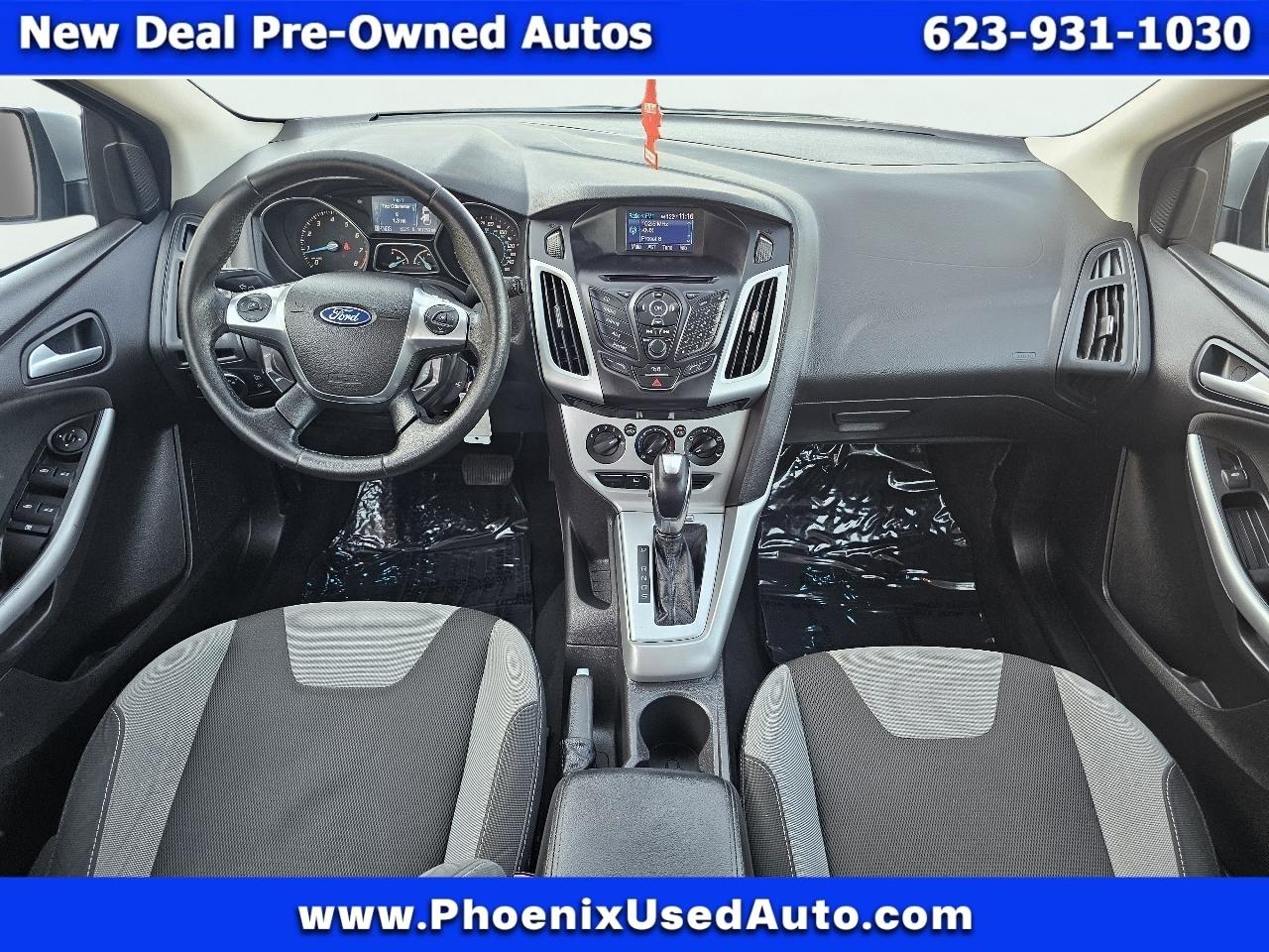 Ford Focus SE 2012