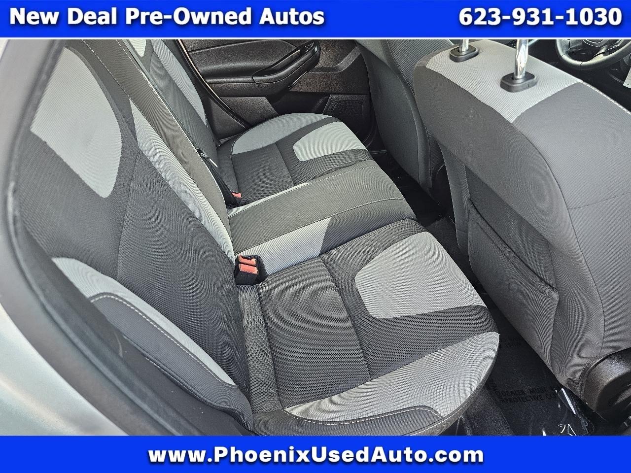 Ford Focus SE 2012