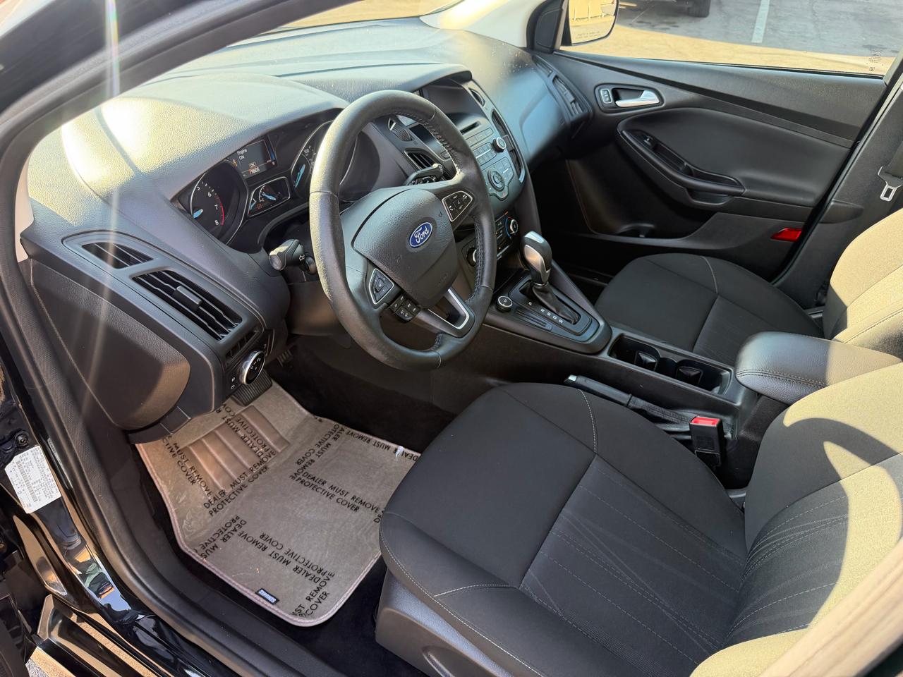 Ford Focus SE Hatch 2015