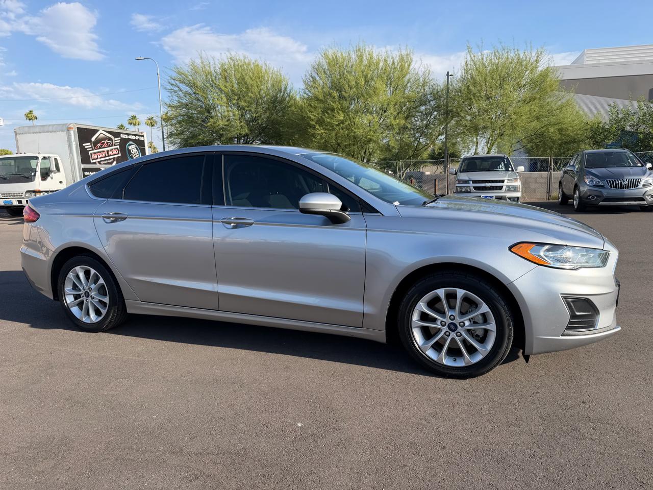 Ford Fusion Hybrid SE 2020