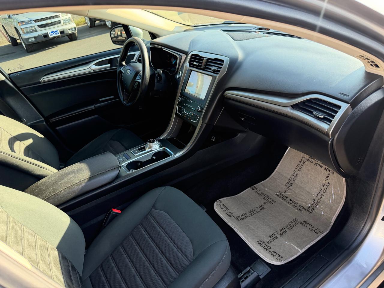 Ford Fusion Hybrid SE 2020