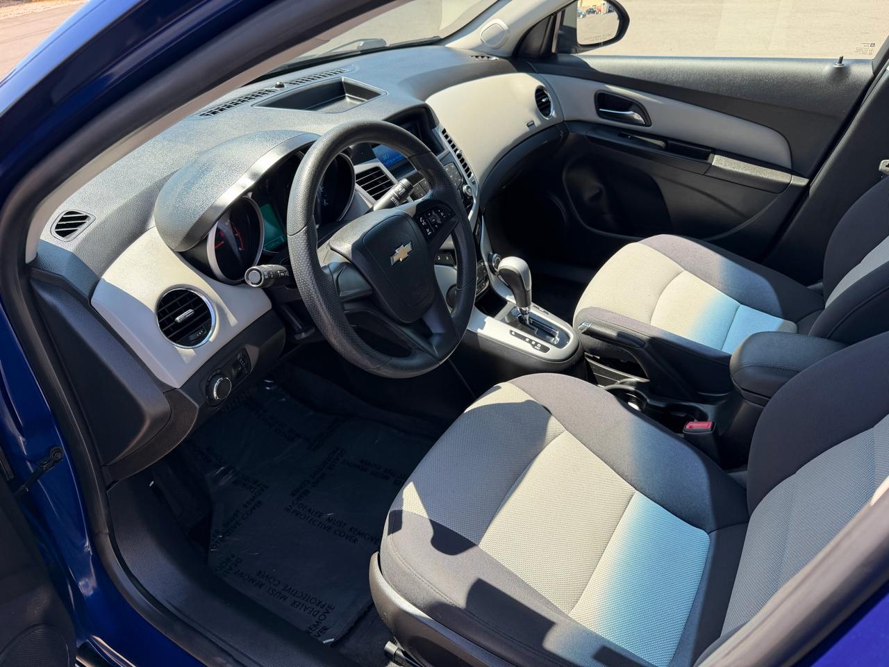 Chevrolet Cruze LS Auto 2013