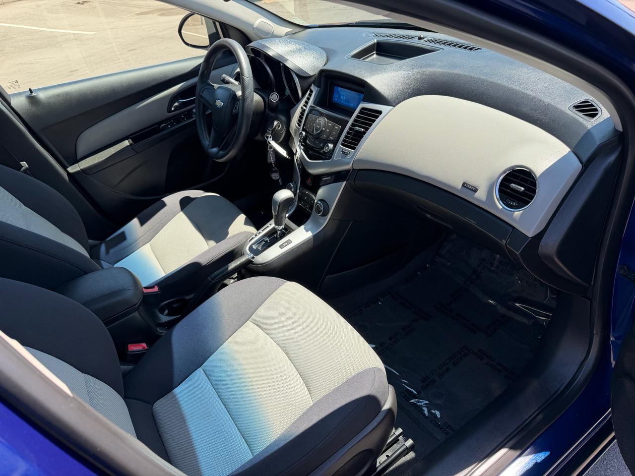 Chevrolet Cruze LS Auto 2013