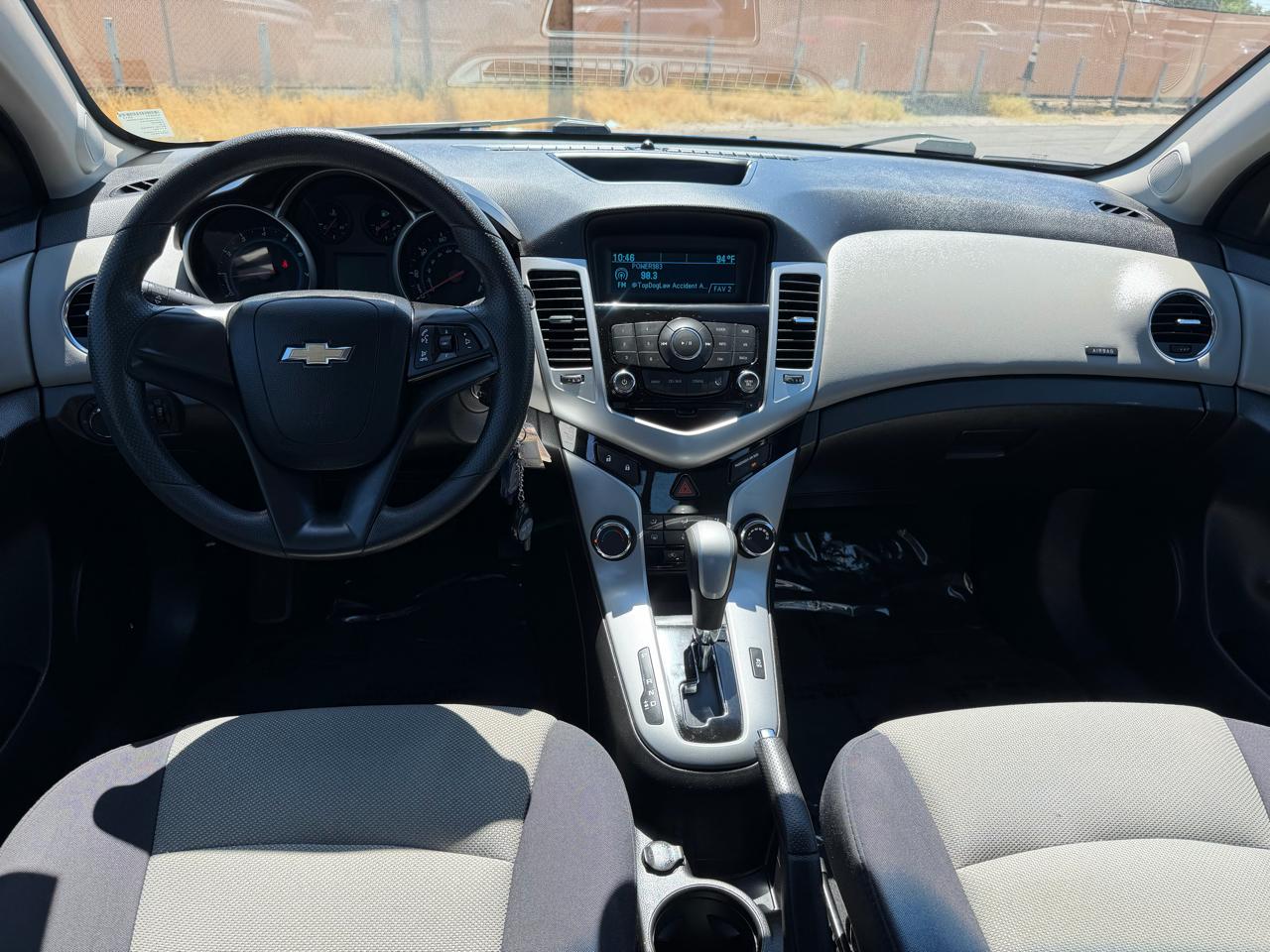 Chevrolet Cruze LS Auto 2013