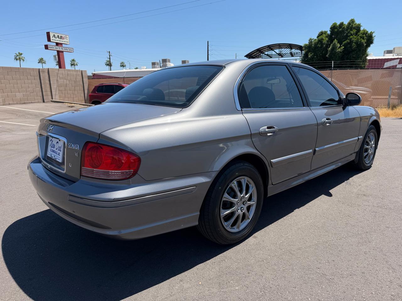 Hyundai Sonata Base 2004