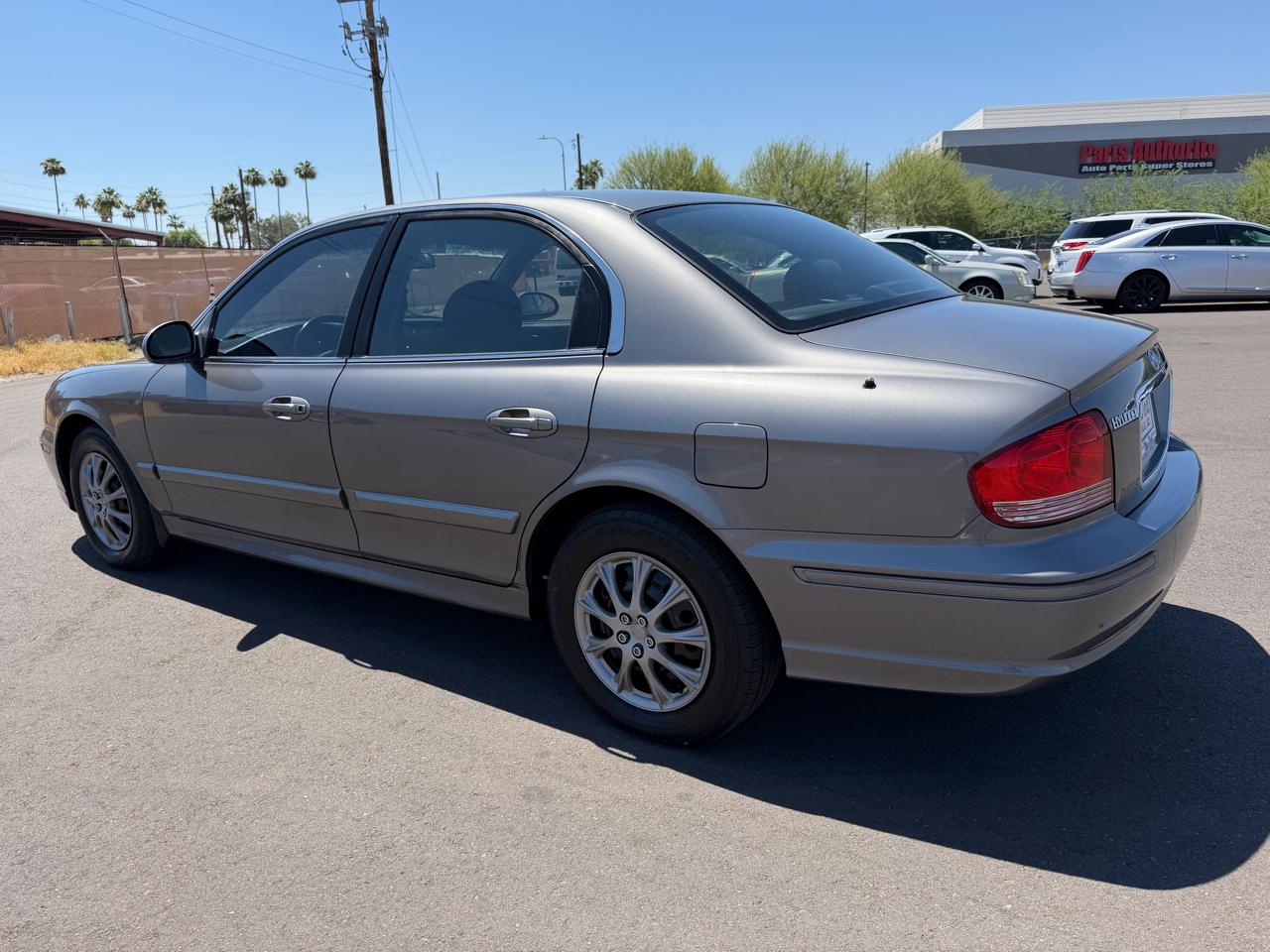 Hyundai Sonata Base 2004