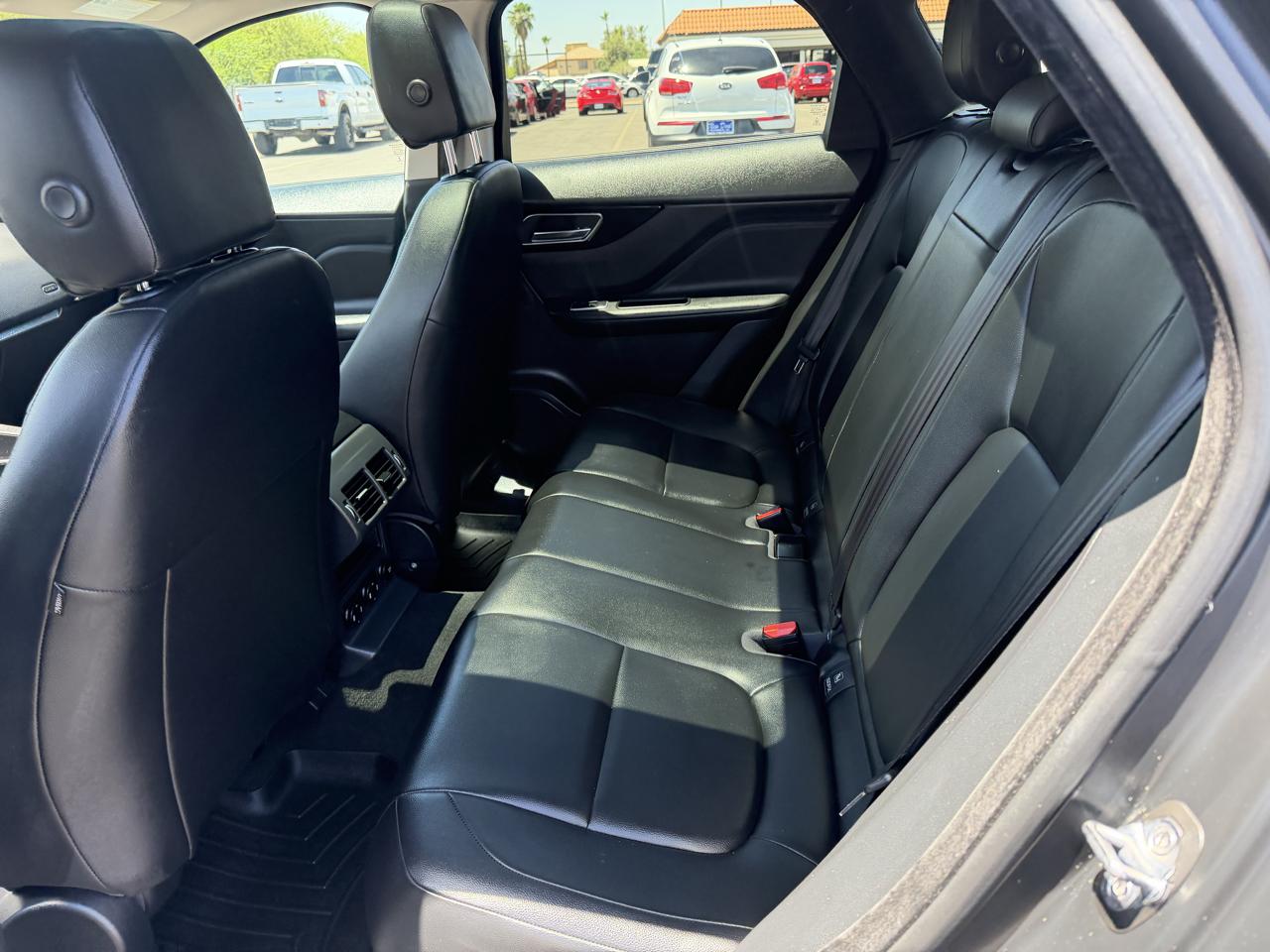 Jaguar F-Pace 25t Premium 2018