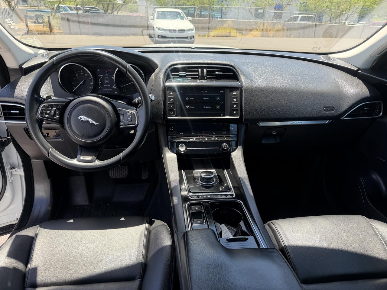 Jaguar F-Pace 25t Premium 2018