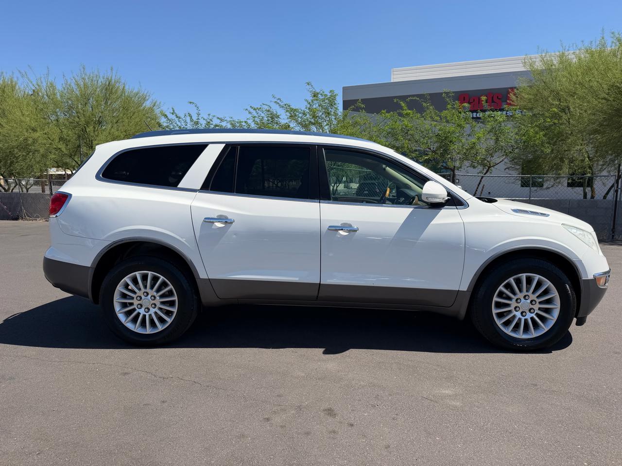 Buick Enclave Base FWD 2012