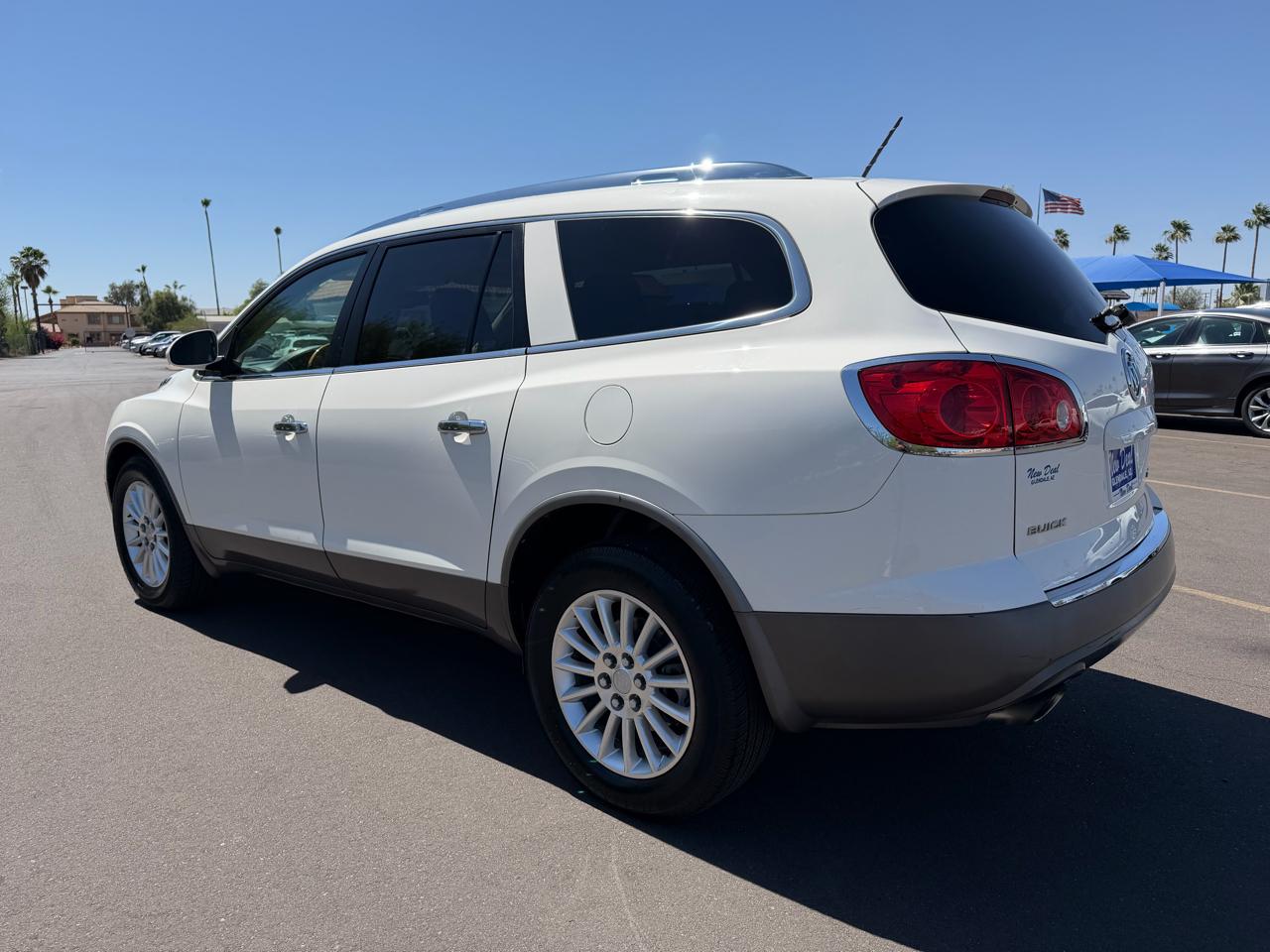 Buick Enclave Base FWD 2012
