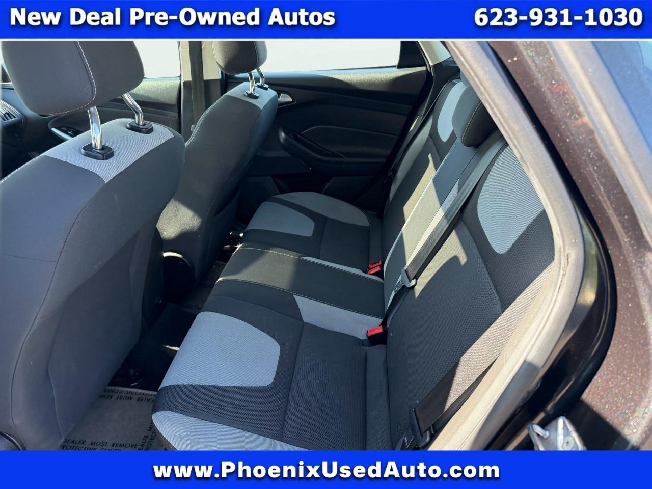 Ford Focus SE 2012
