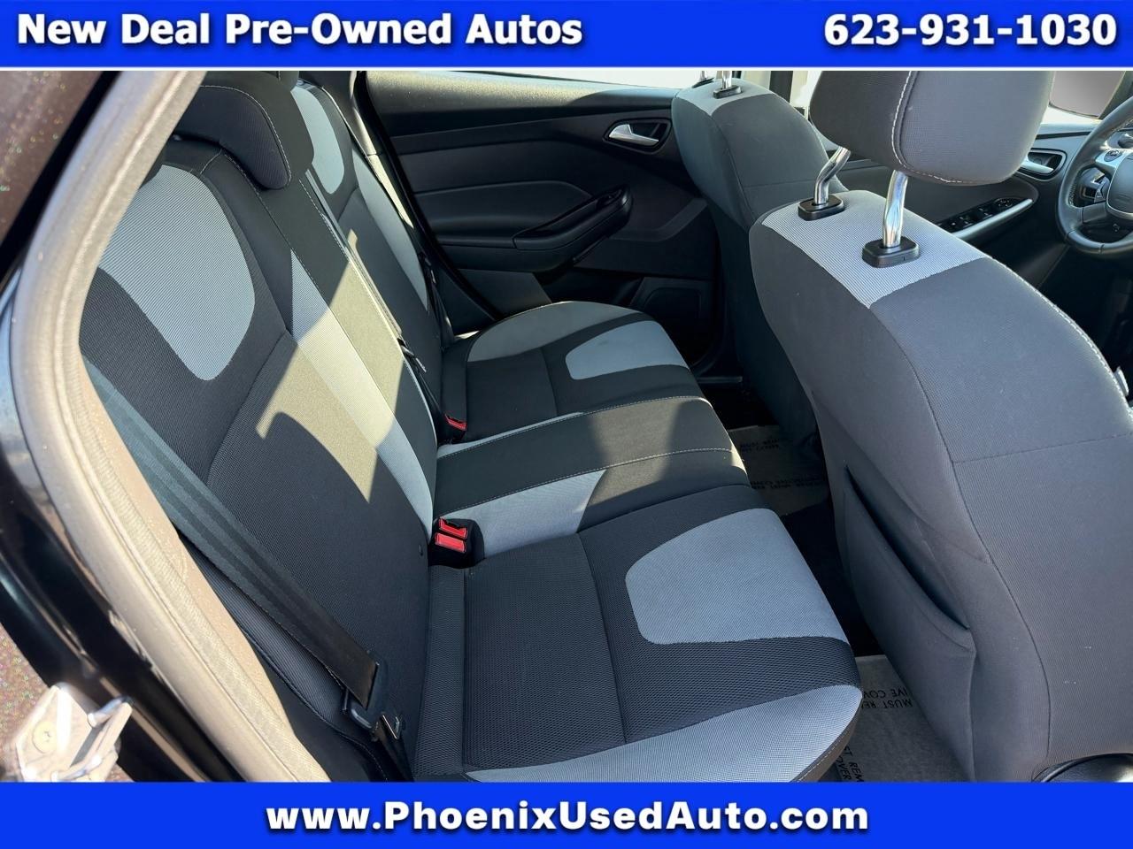 Ford Focus SE 2012