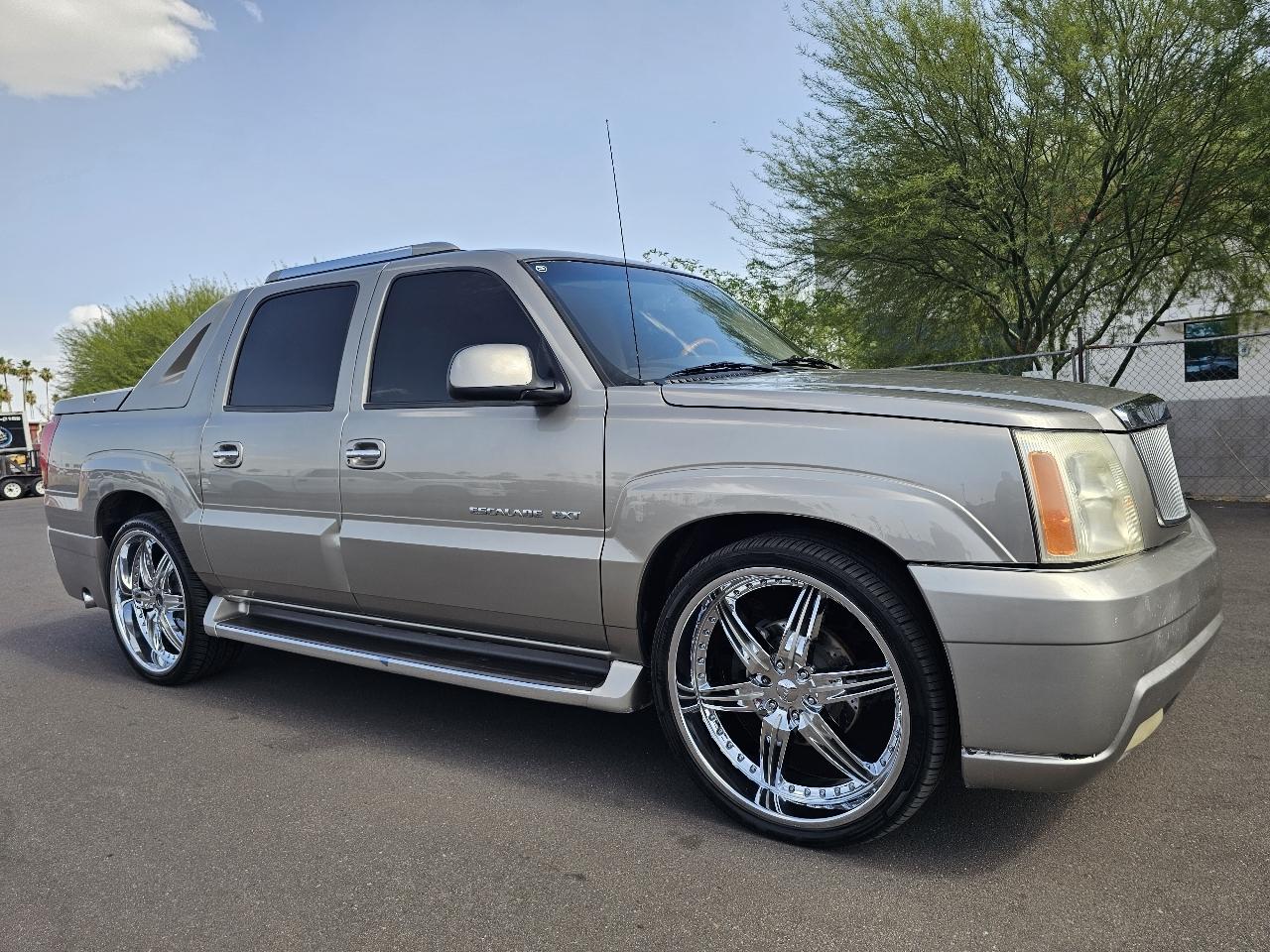 2002 Cadillac Escalade AWD's photo