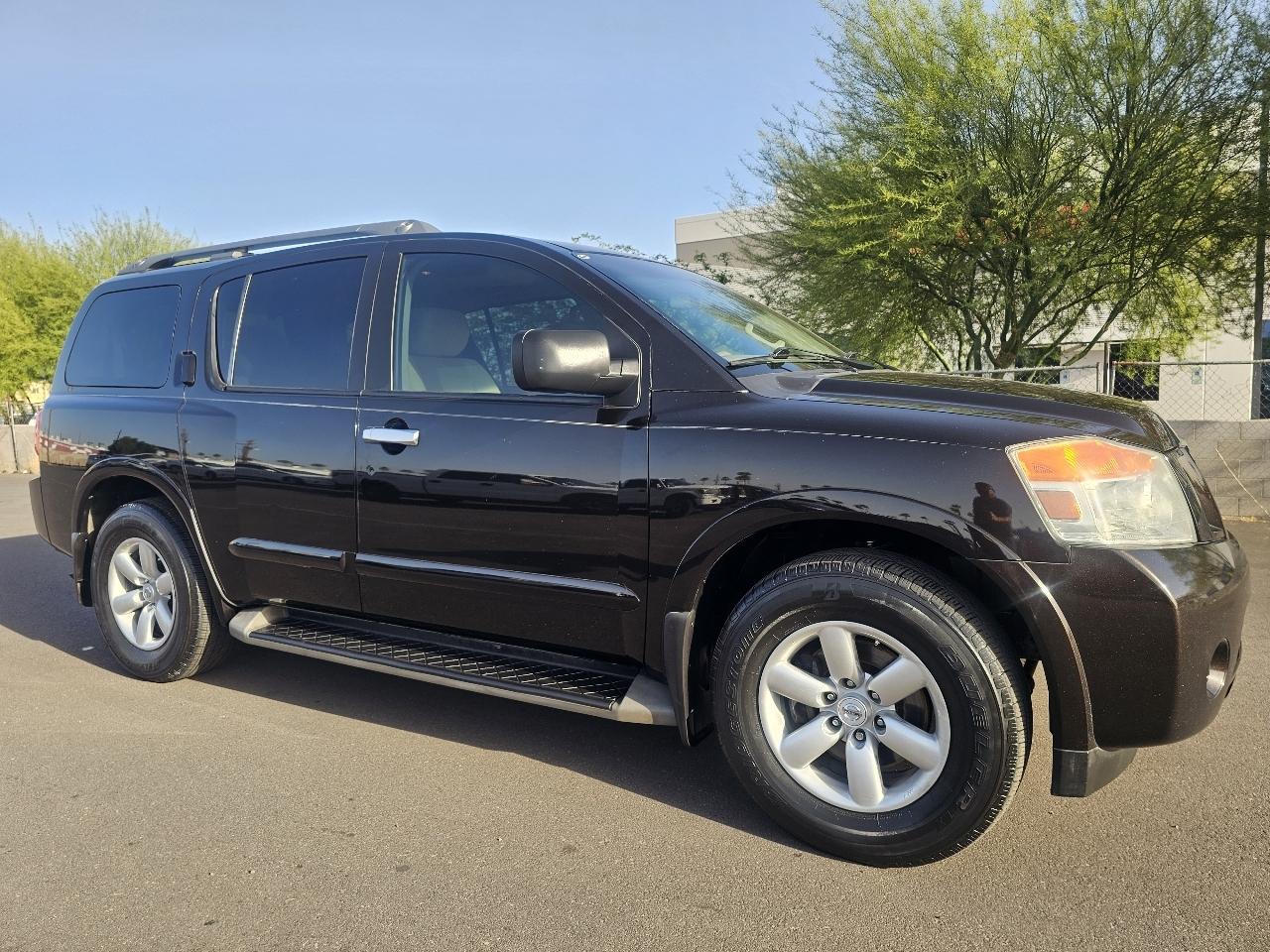 2014 Nissan Armada SV 4X2's photo