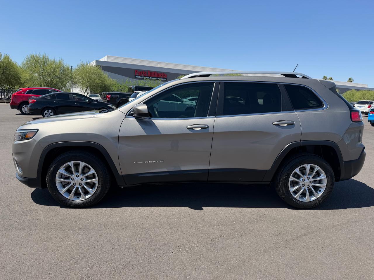Jeep Cherokee Latitude FWD 2019
