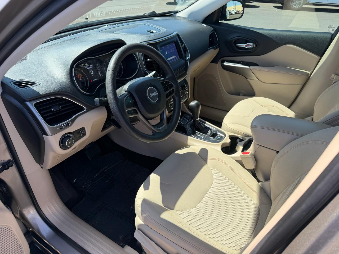 Jeep Cherokee Latitude FWD 2019