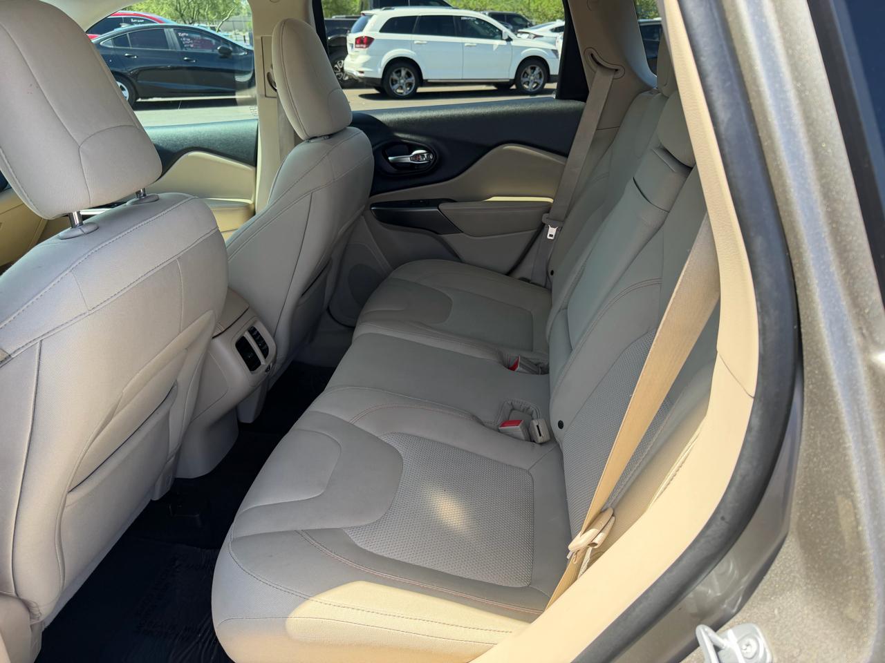 Jeep Cherokee Latitude FWD 2019