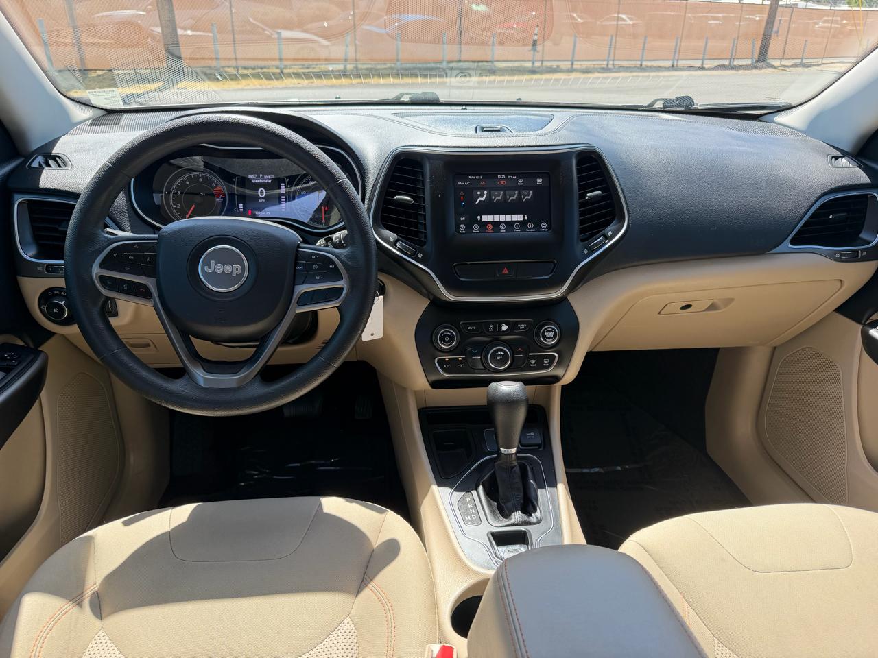 Jeep Cherokee Latitude FWD 2019