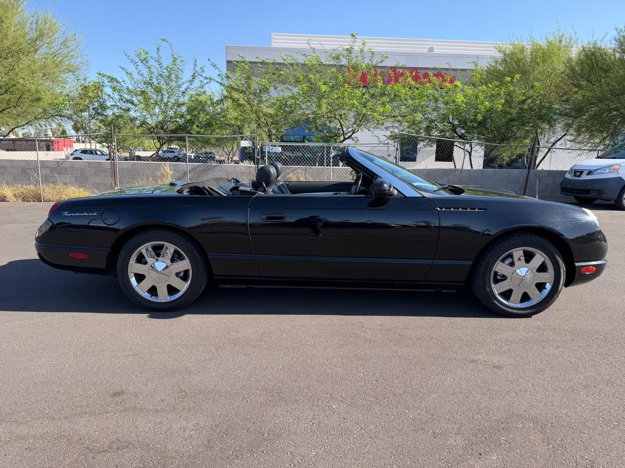 Ford Thunderbird Deluxe 2002
