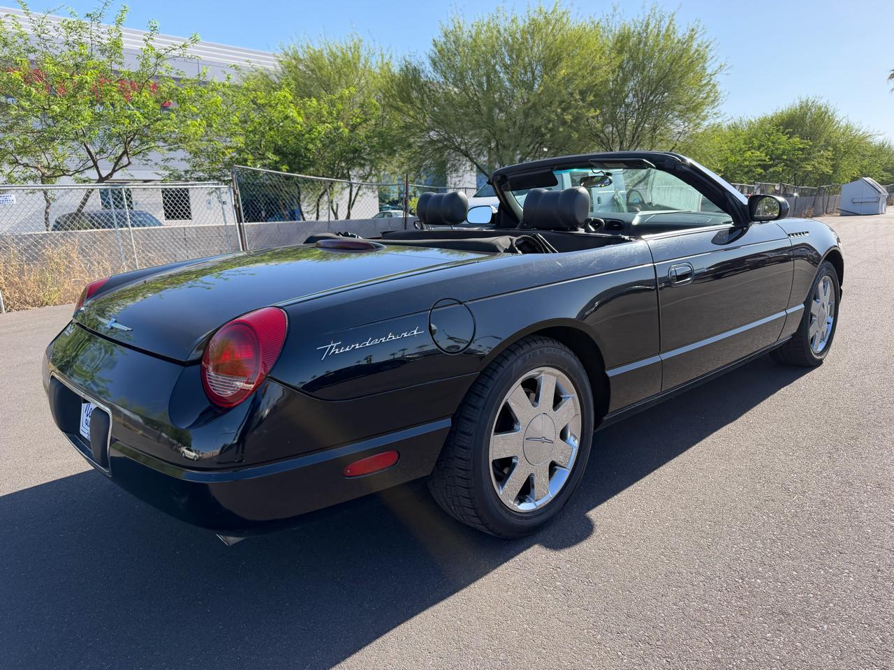 Ford Thunderbird Deluxe 2002