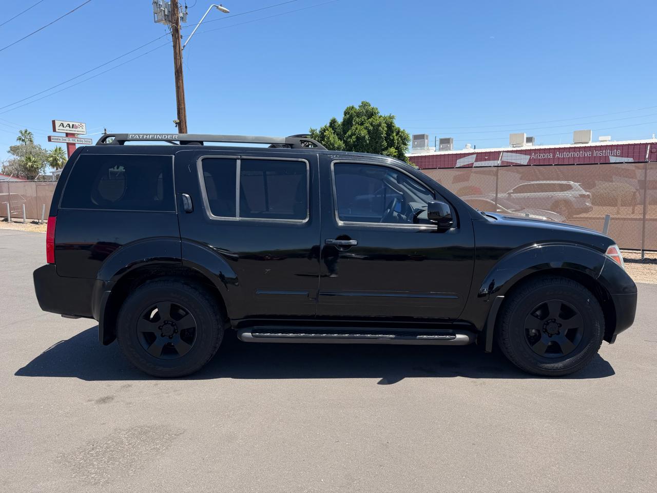 Nissan Pathfinder LE 2WD 2006