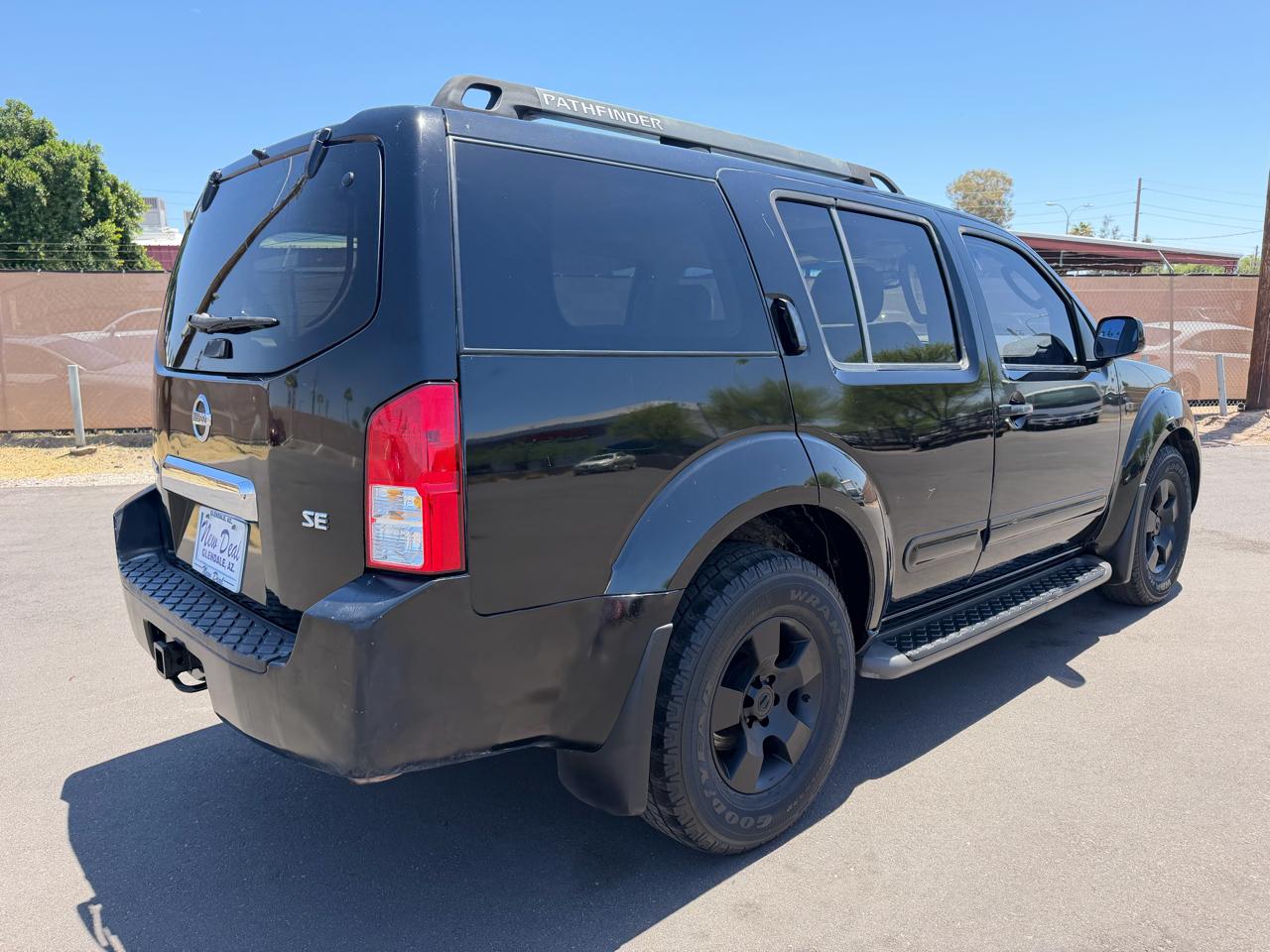 Nissan Pathfinder LE 2WD 2006