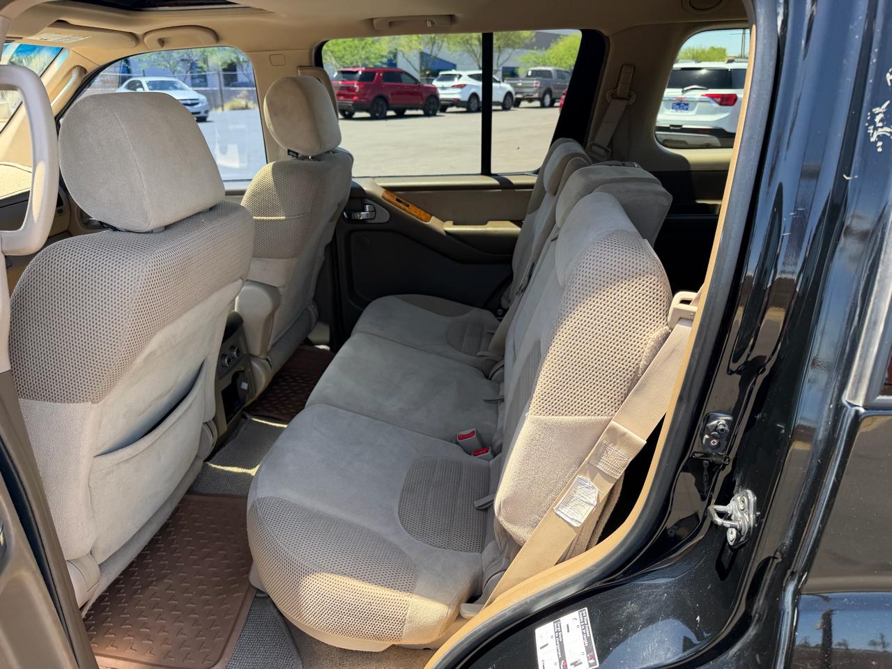 Nissan Pathfinder LE 2WD 2006