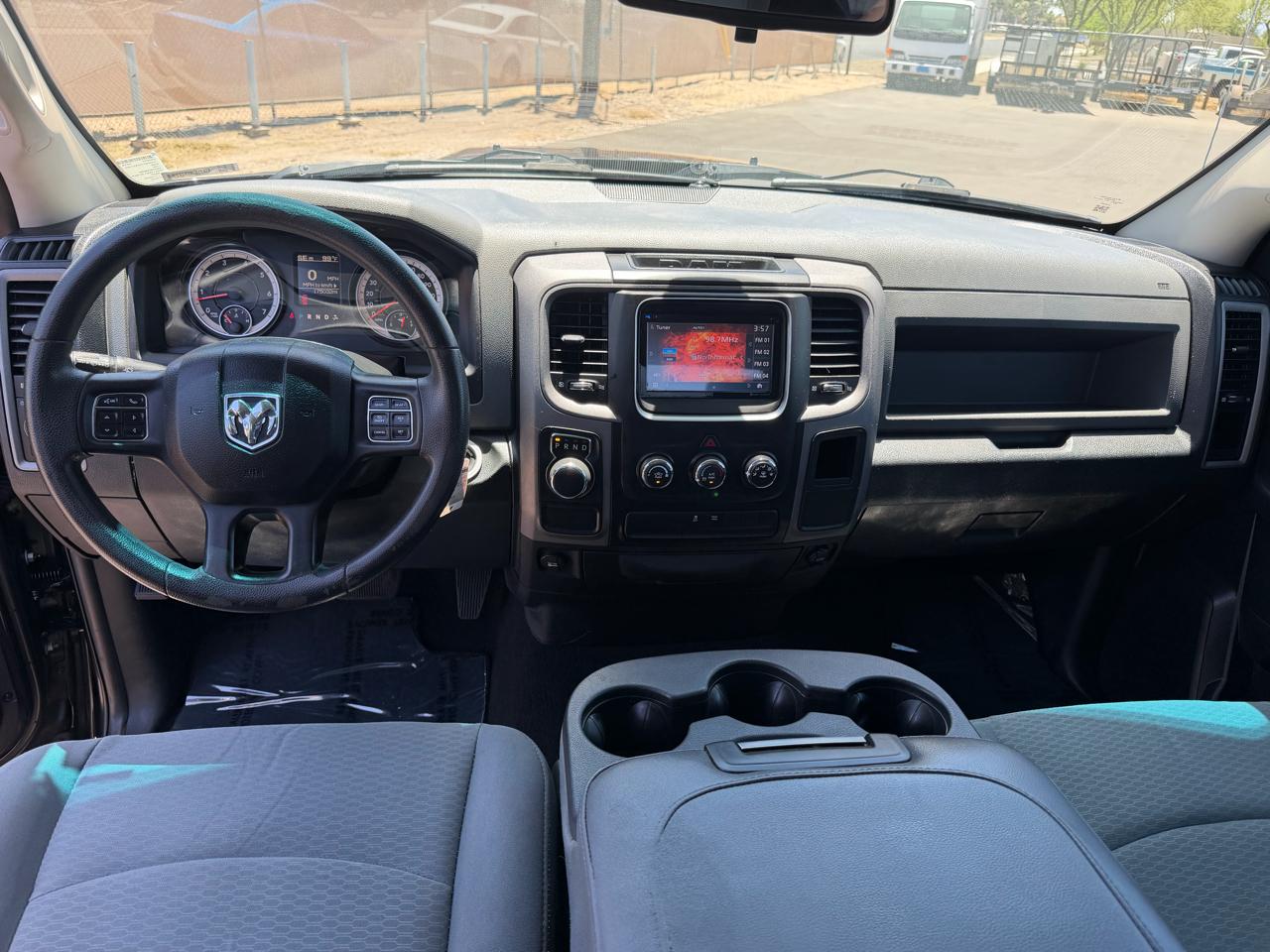 RAM 1500 2WD Crew Cab 140.5" Tradesman 2016