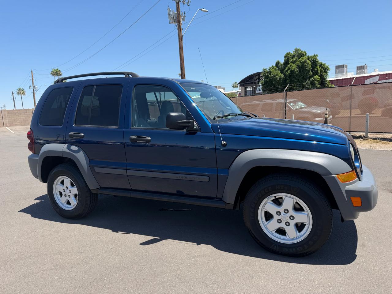 Jeep Liberty Sport 2WD 2005