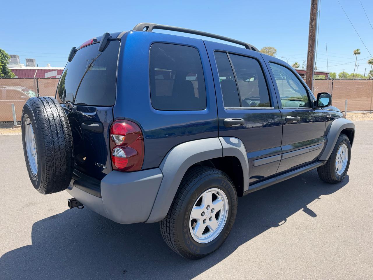 Jeep Liberty Sport 2WD 2005