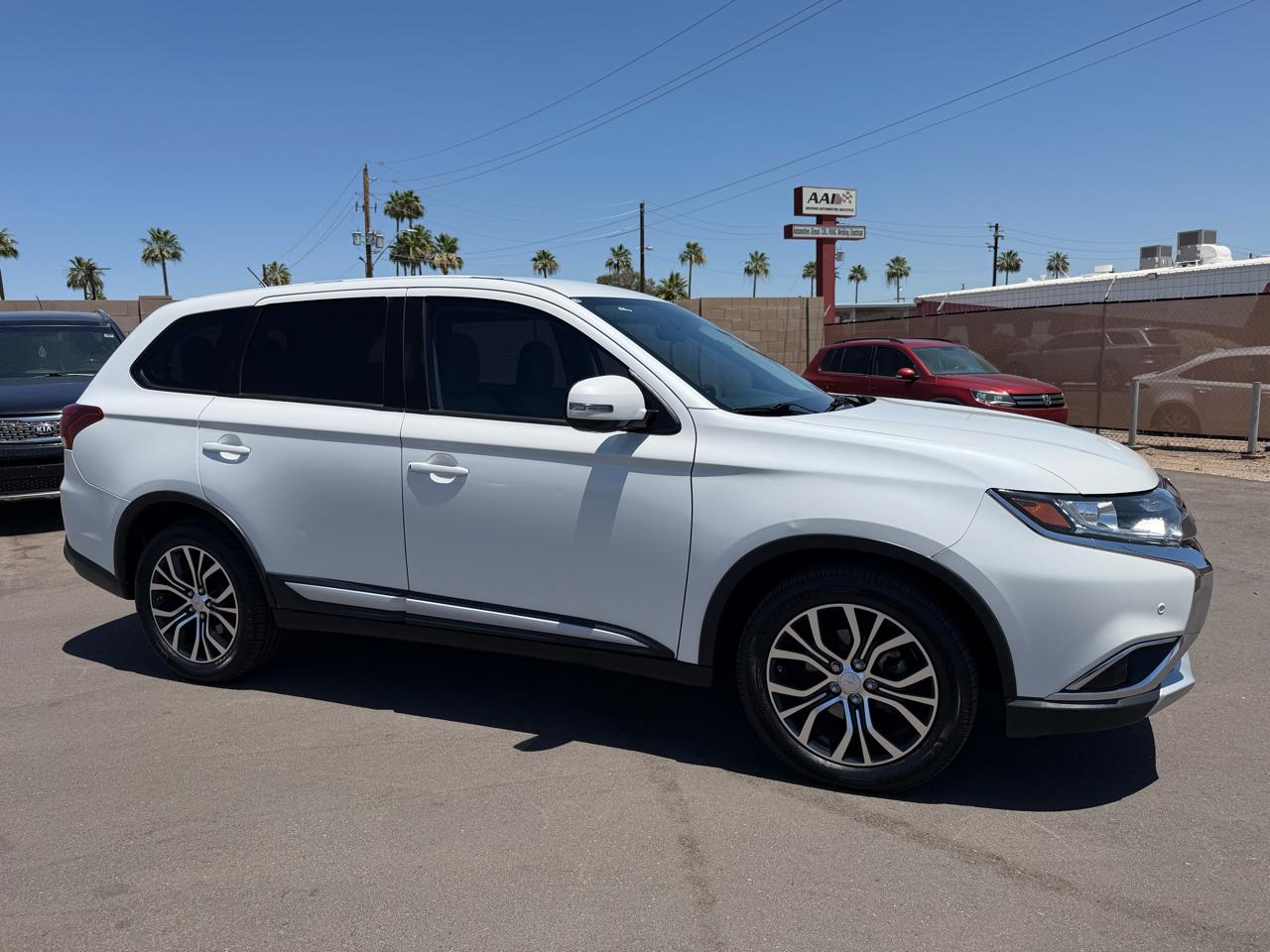 Mitsubishi Outlander SE 2WD 2016